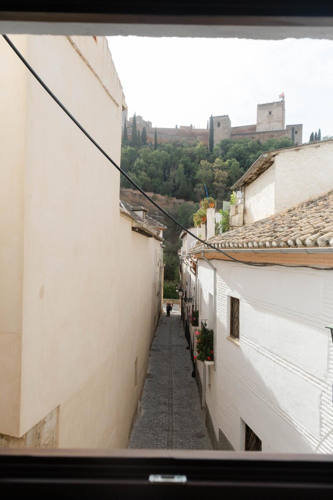 Pangsapuri Duplex Con Vista A La Alhambra